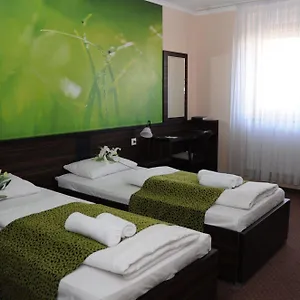 Green Hotel